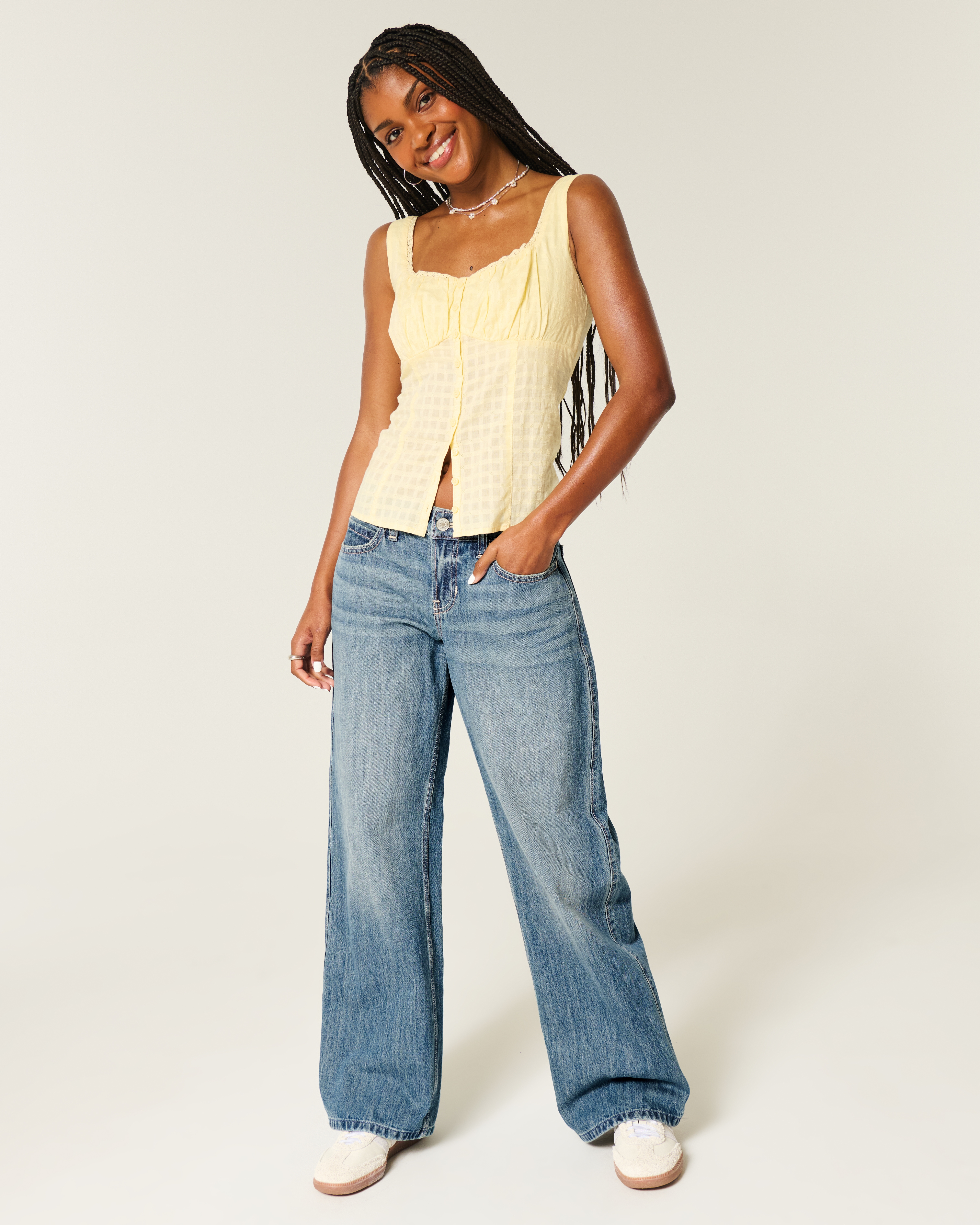Low-Rise Medium Wash Los Angeles Graphic Baggy Jeans