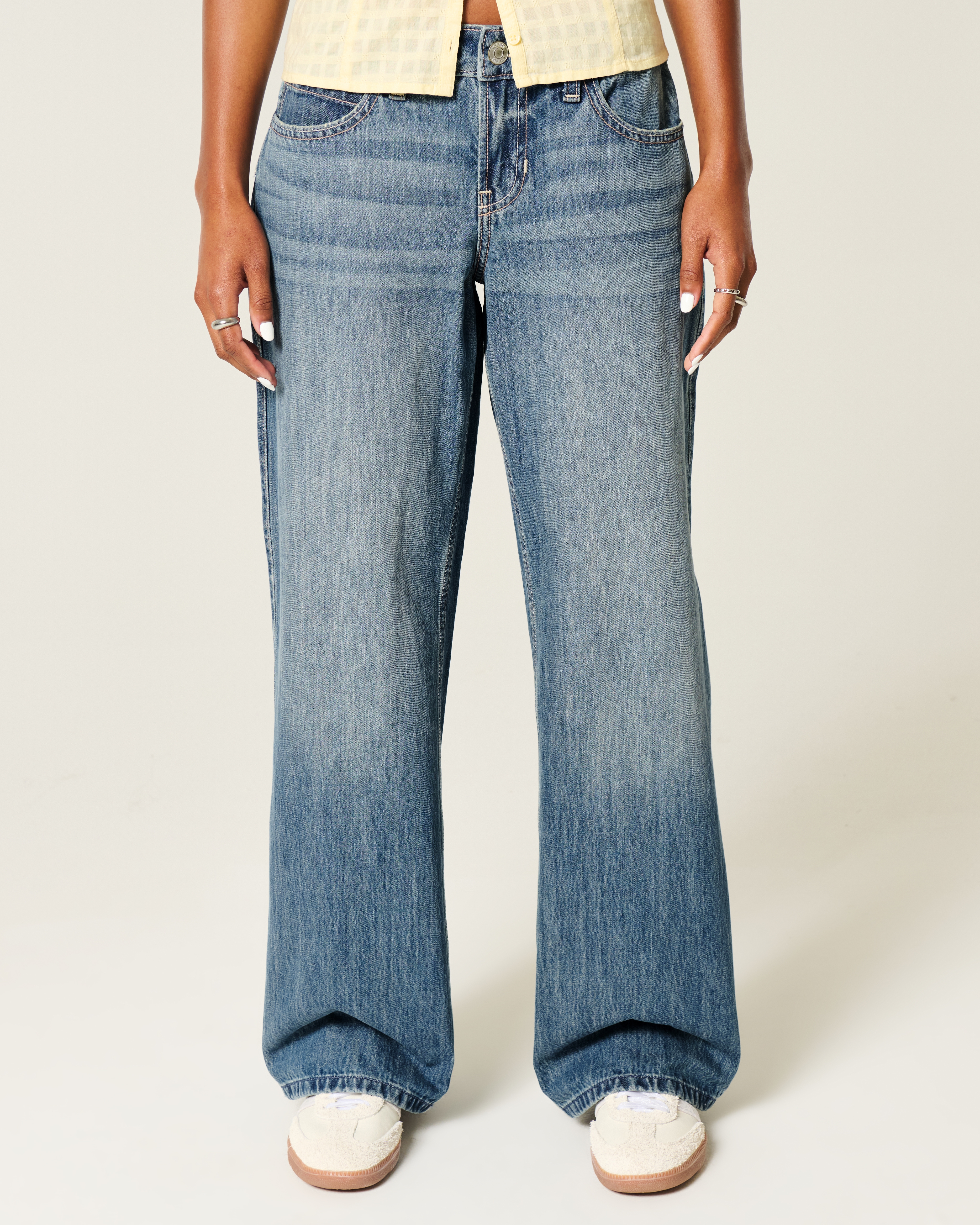 Low-Rise Medium Wash Los Angeles Graphic Baggy Jeans