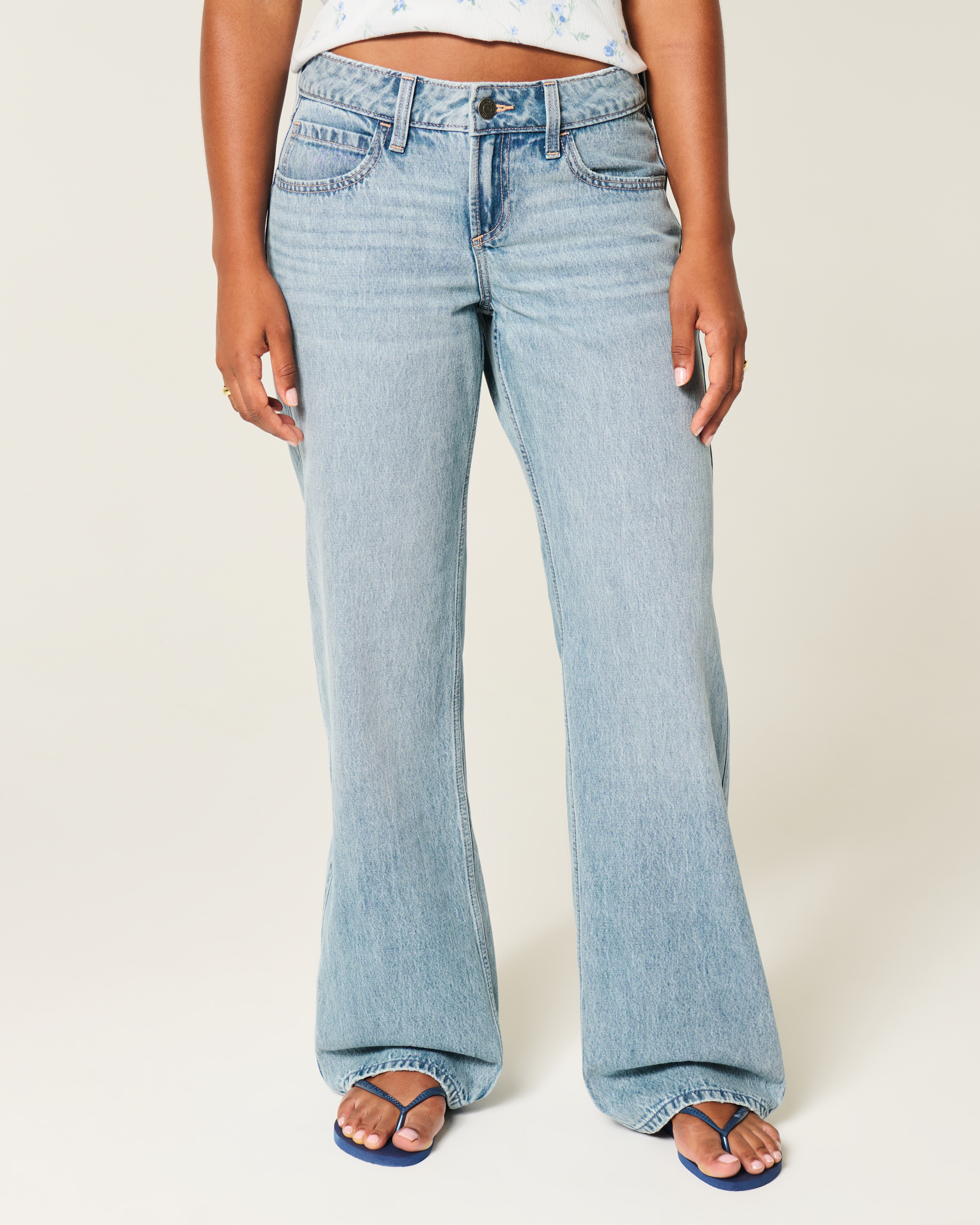 Curvy Low-Rise Medium Wash Baggy Jeans