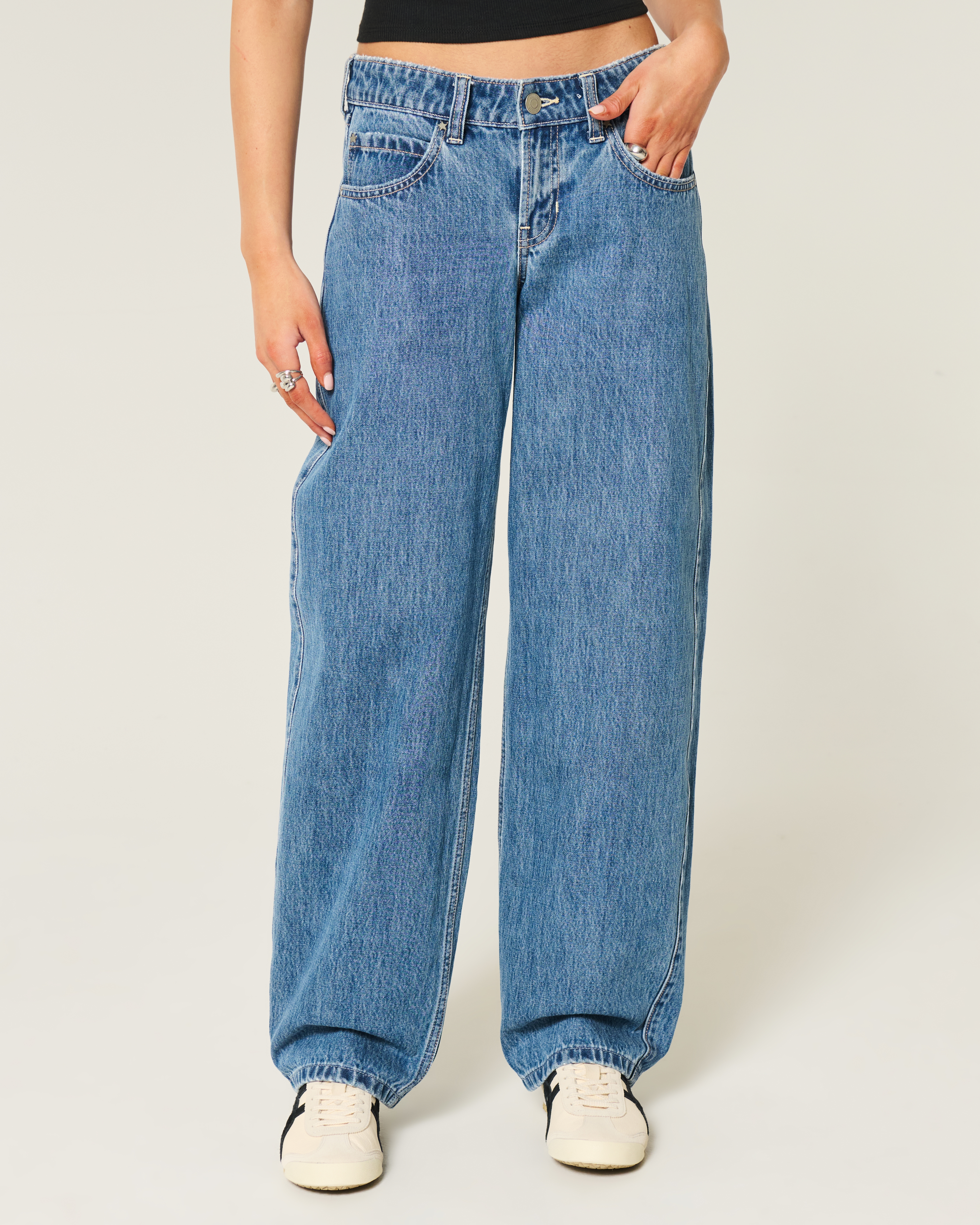 Low-Rise Medium Wash Star-Studded Tapered Baggy Jeans