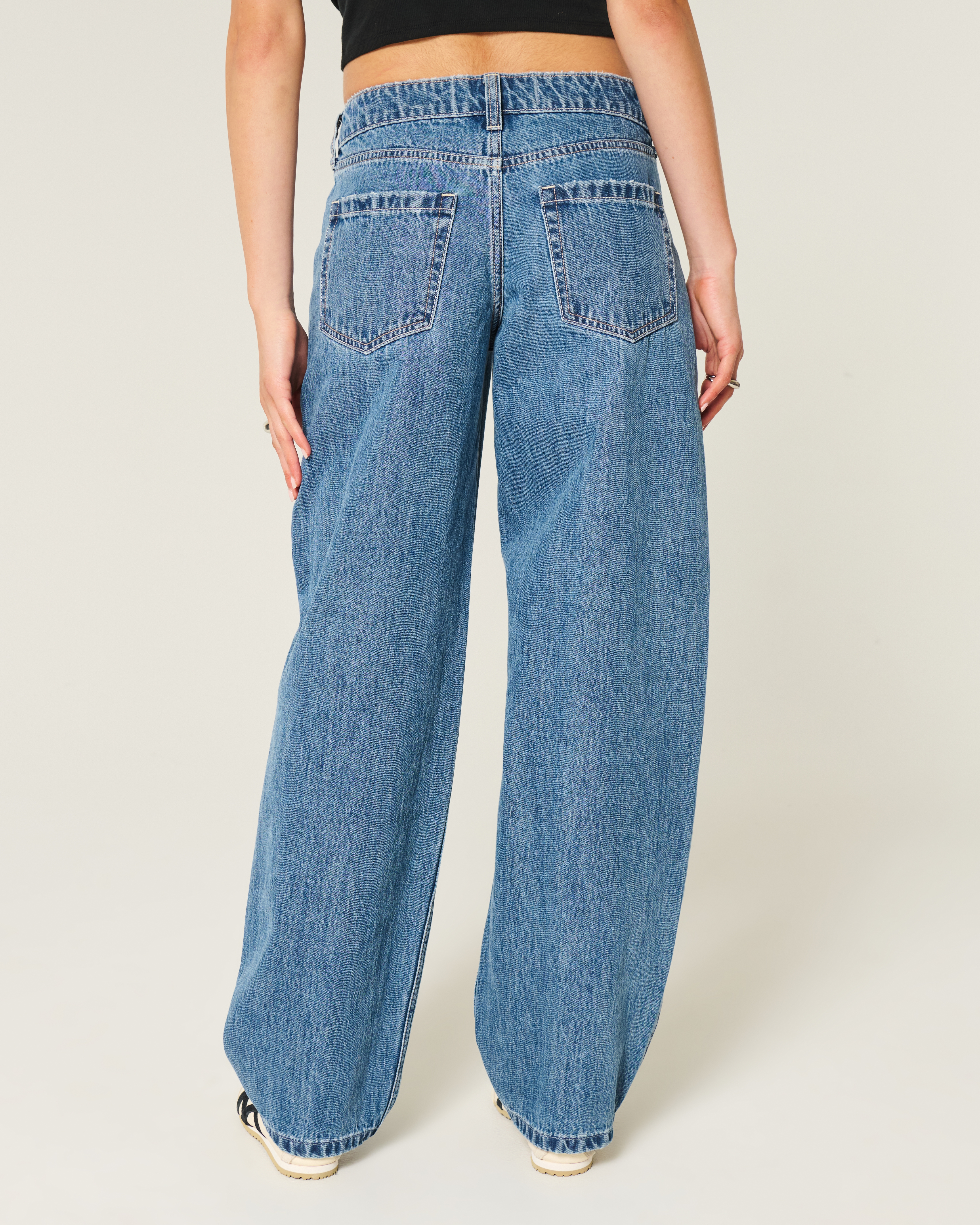 Low-Rise Medium Wash Star-Studded Tapered Baggy Jeans
