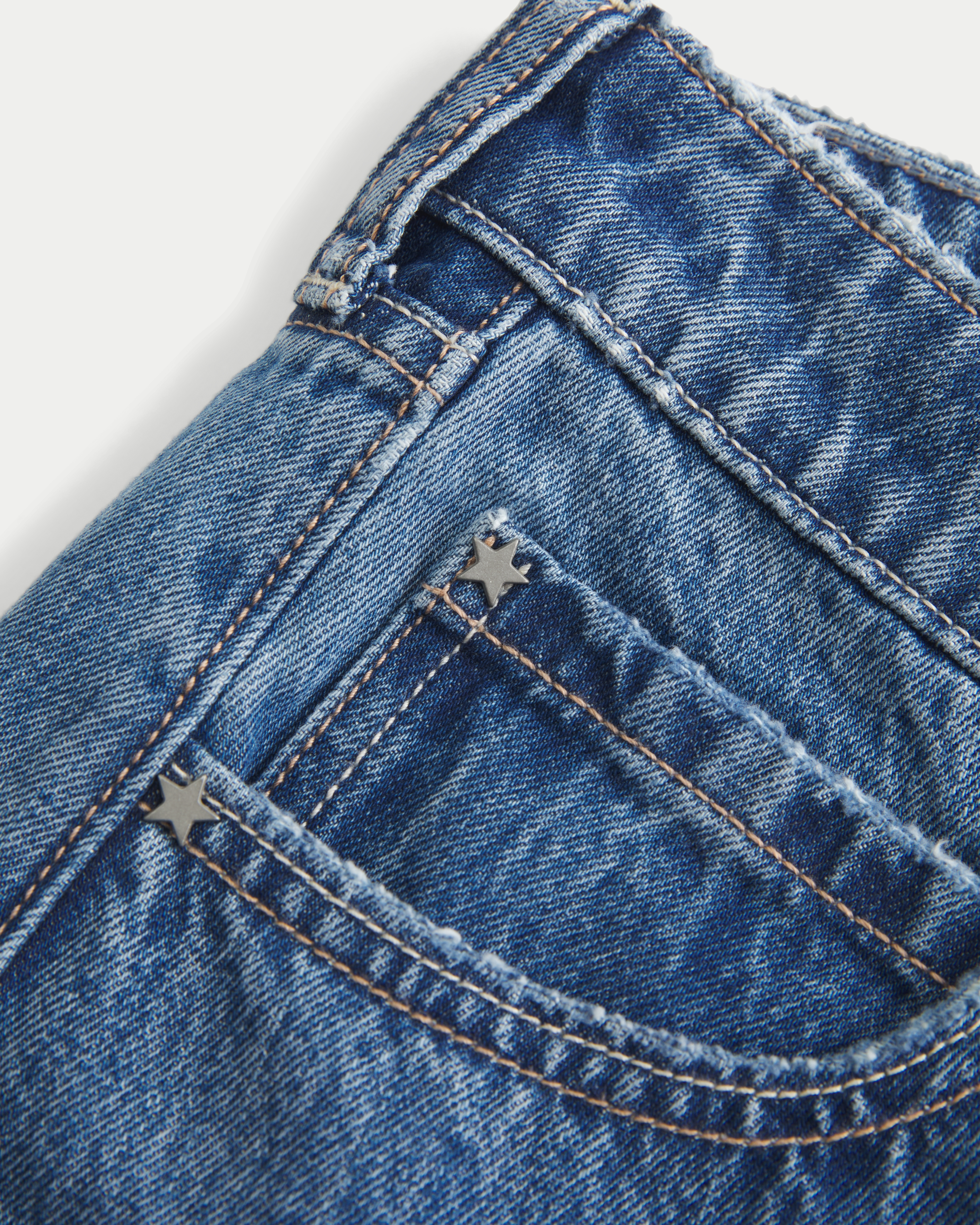 Low-Rise Medium Wash Star-Studded Tapered Baggy Jeans