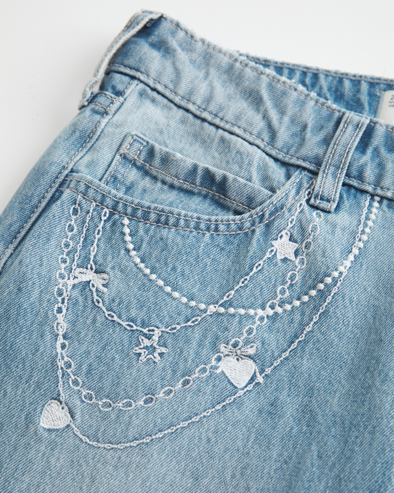 Low-Rise Light Wash Chain Embroidery Baggy Jeans
