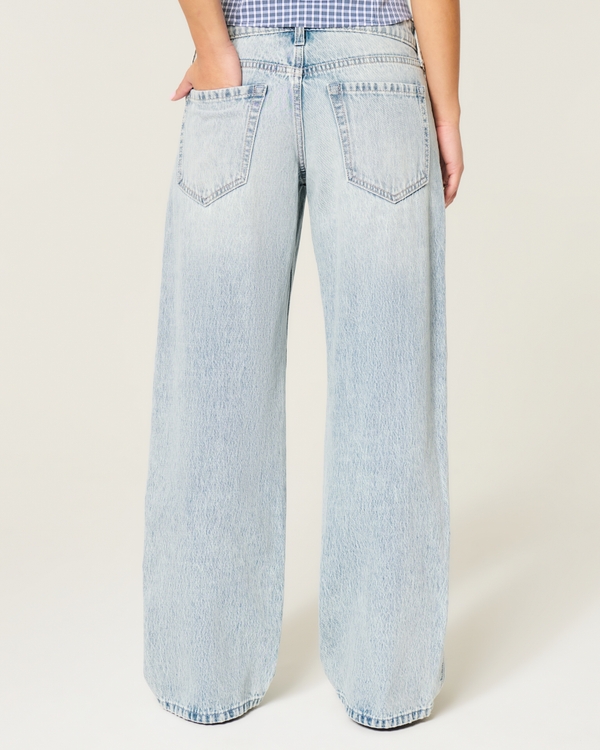 Low-Rise Light Wash Baggy Jeans