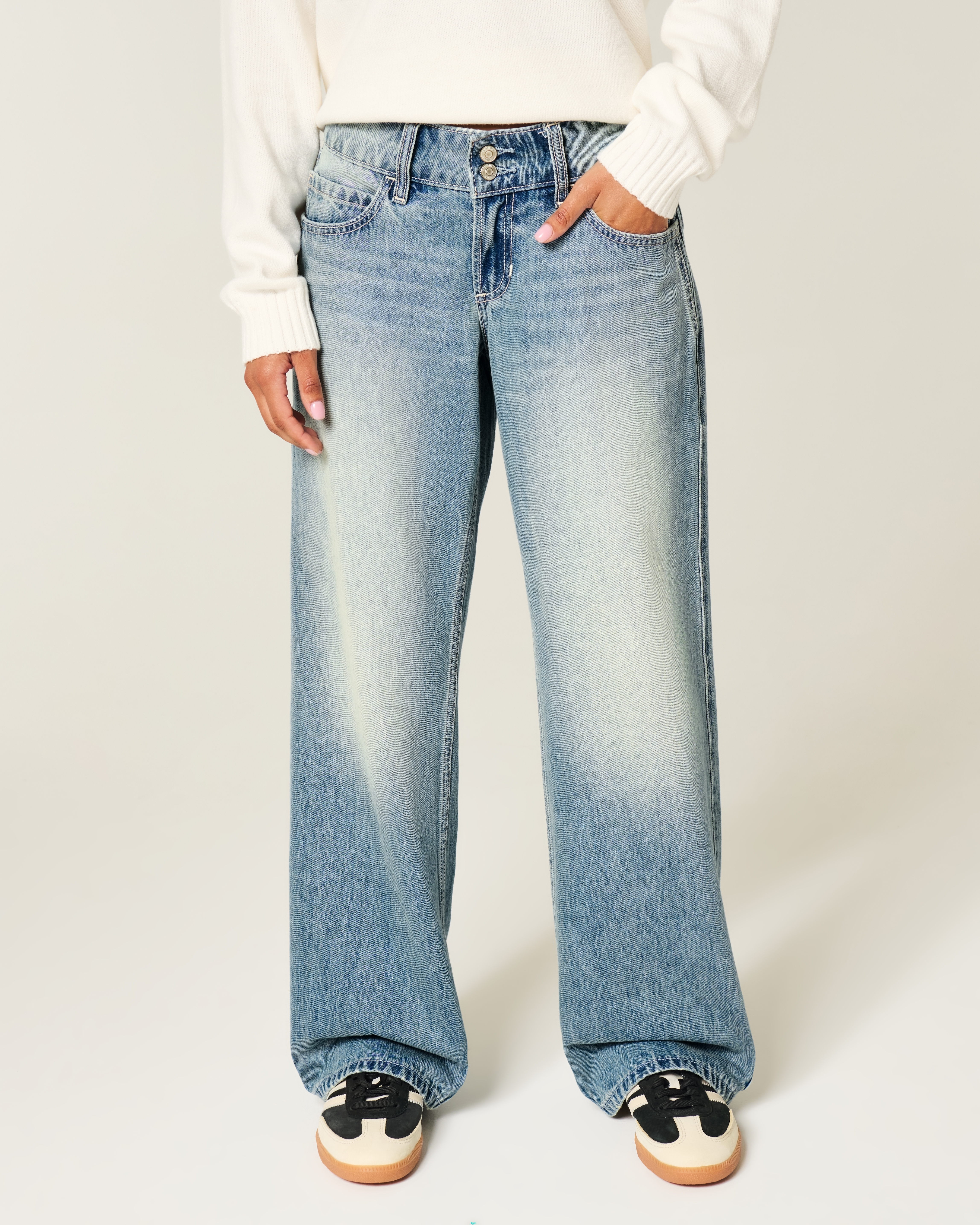 Low-Rise Y2K Medium Wash Baggy Jeans