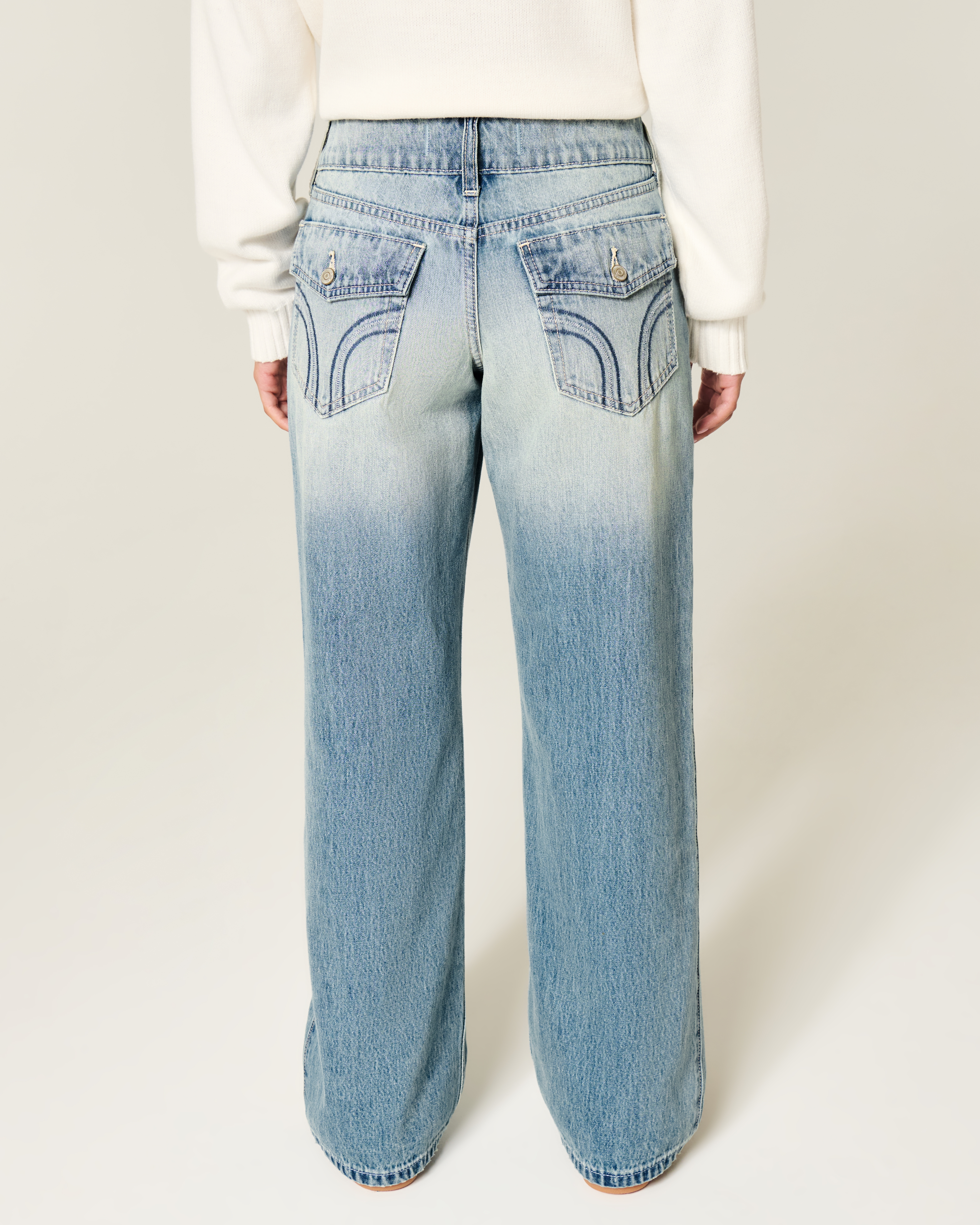 Low-Rise Y2K Medium Wash Baggy Jeans