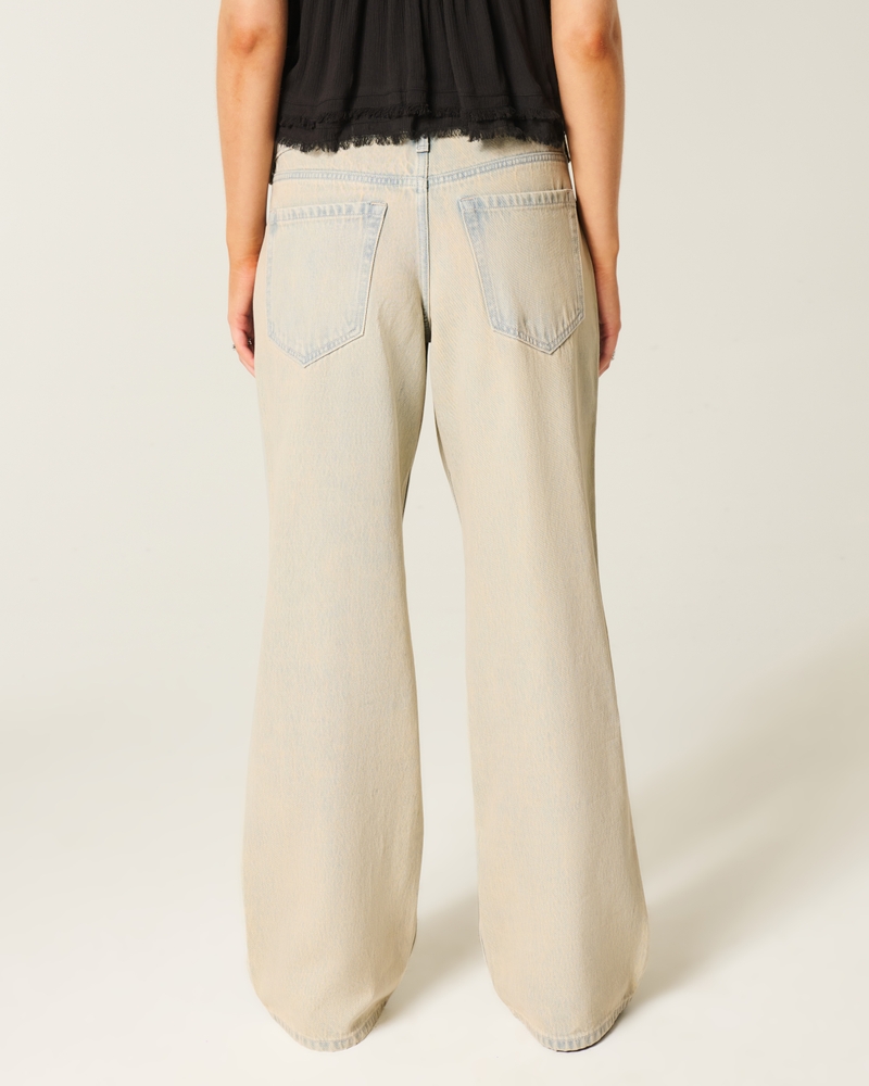 Low-Rise Light Wash Baggy Jeans