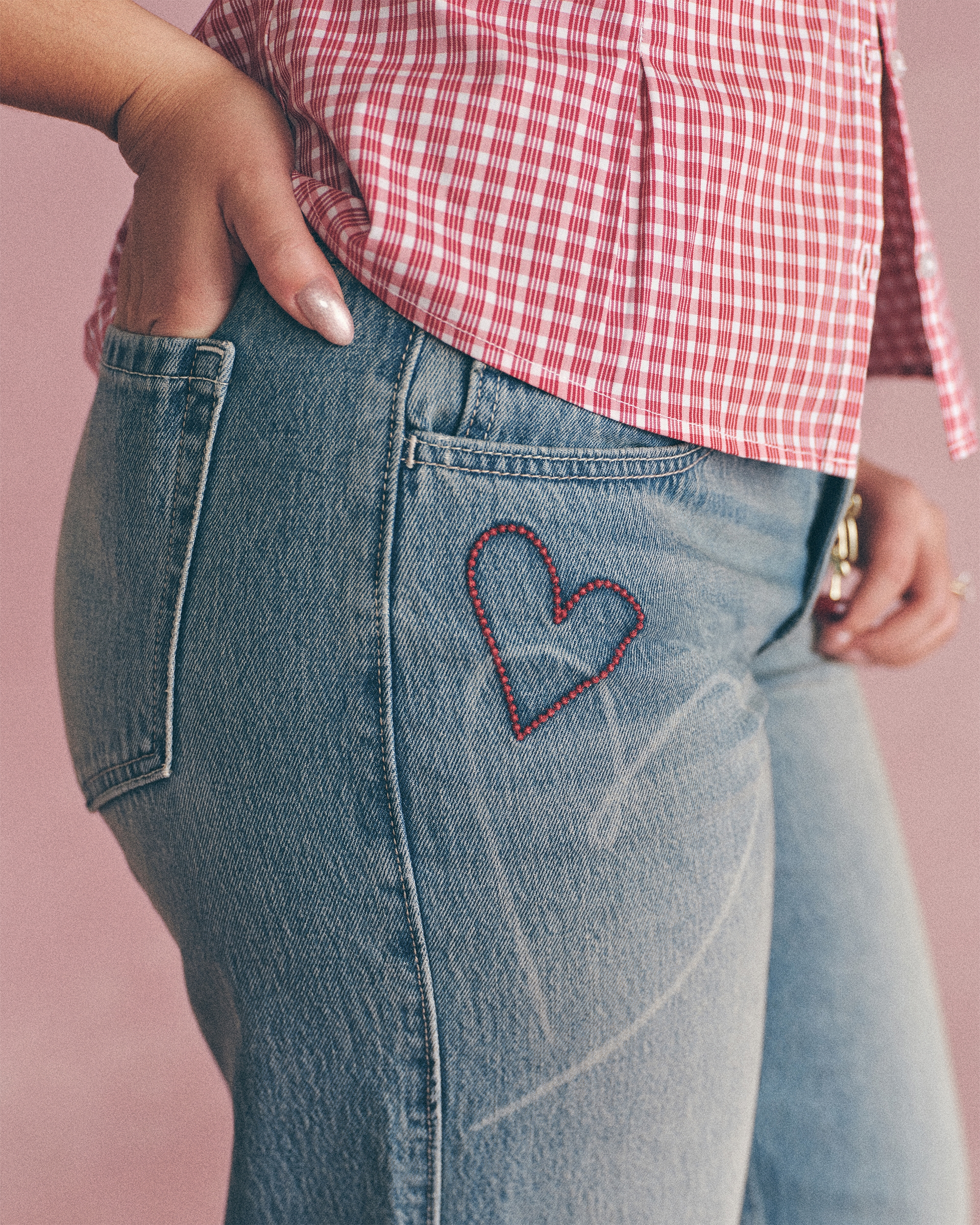 Low-Rise Medium Wash Heart Embroidery Baggy Jeans