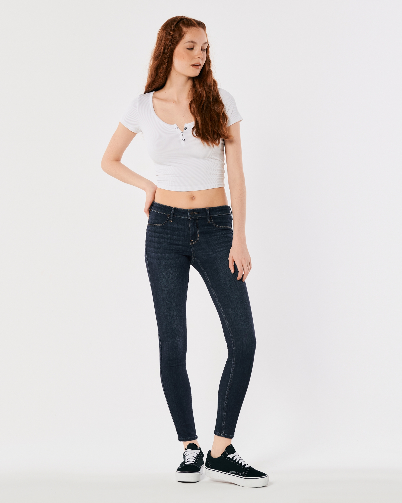 https://img.hollisterco.com/is/image/anf/KIC_355-9216-0521-276_model1.jpg?policy=product-extra-large