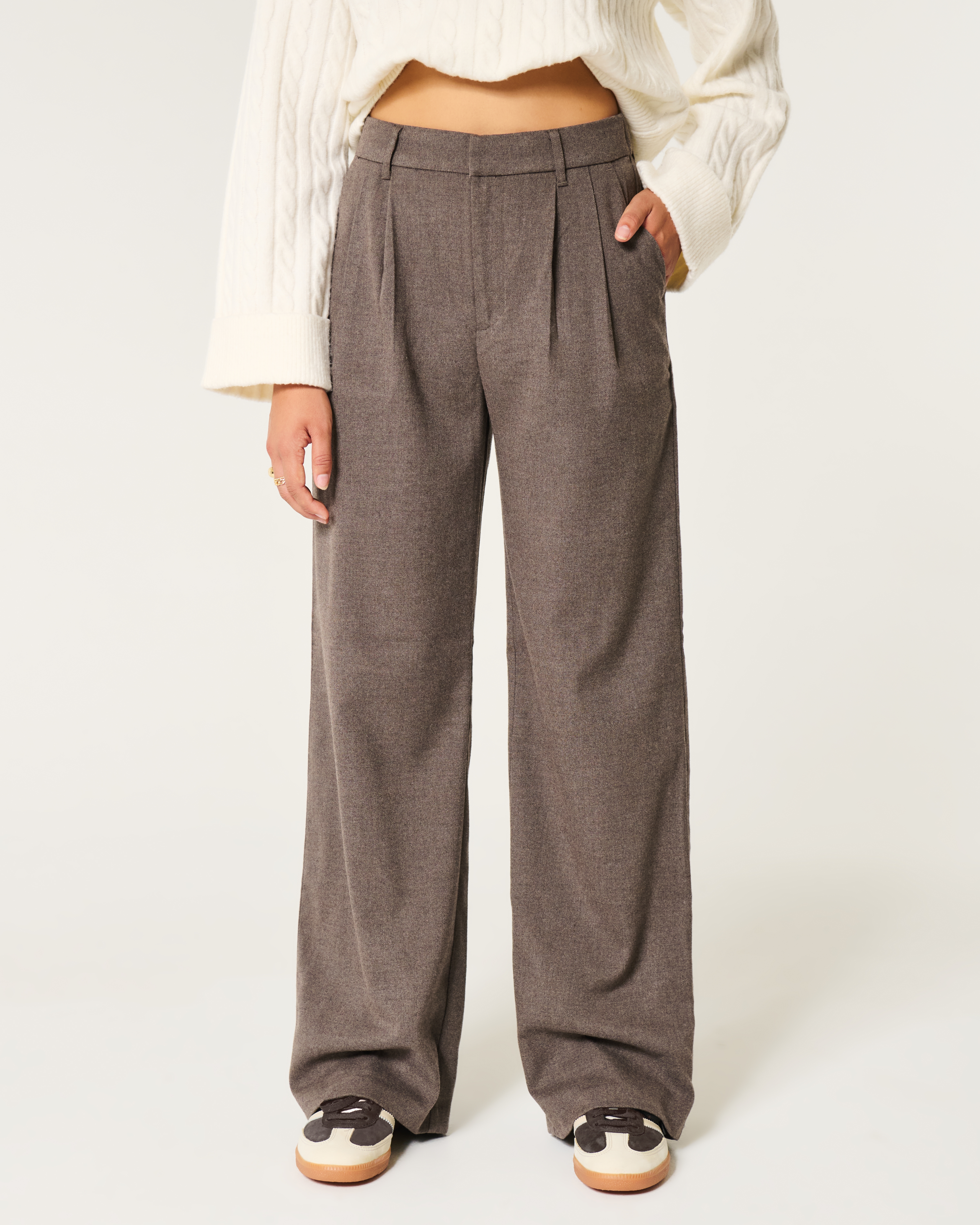 Women's Hollister Livvy Ultra High-Rise Wide-Leg Pants Women's Hollister Livvy Ultra High-Rise Wide-Leg Pants