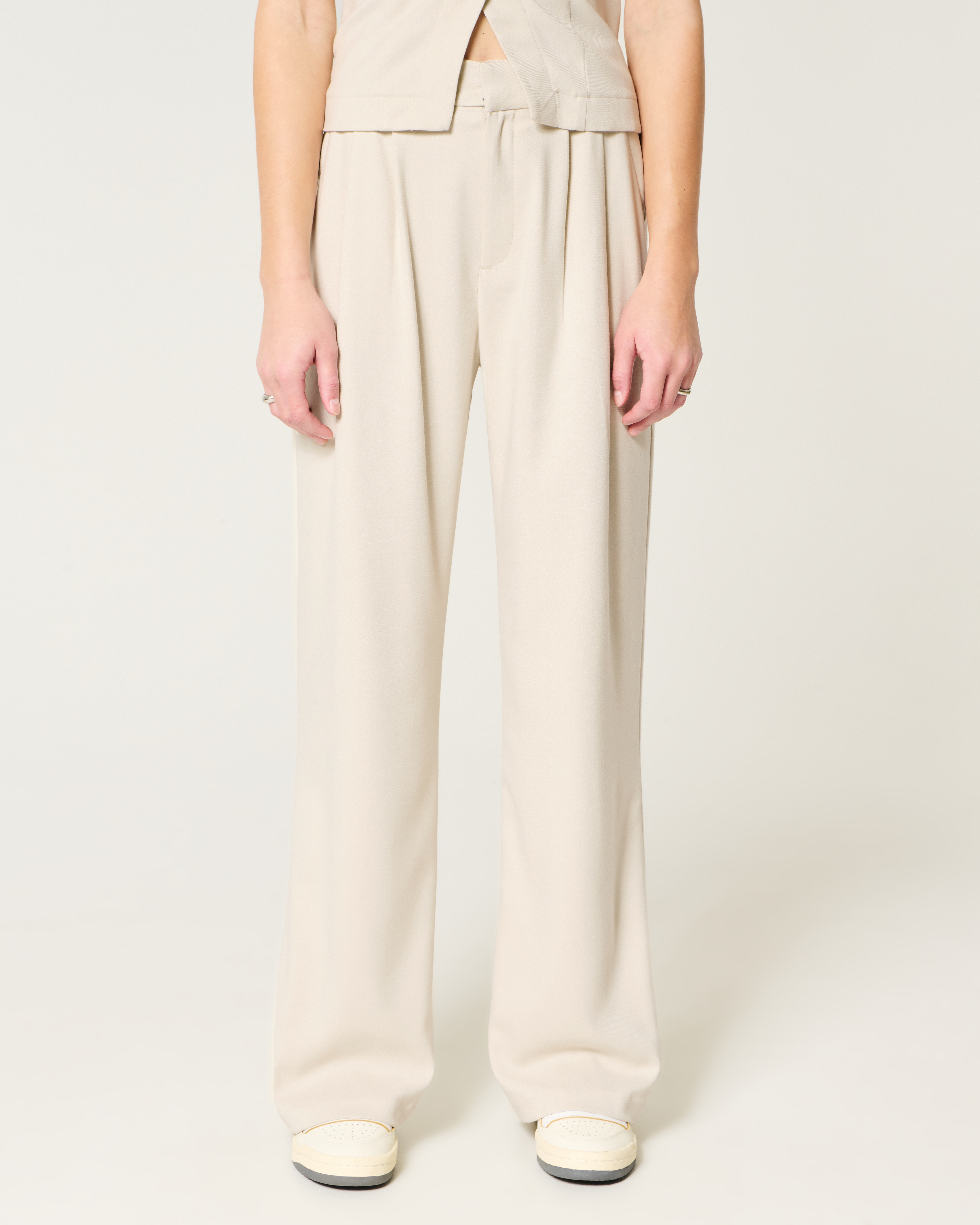 Hollister Livvy Ultra High-Rise Wide-Leg Pants