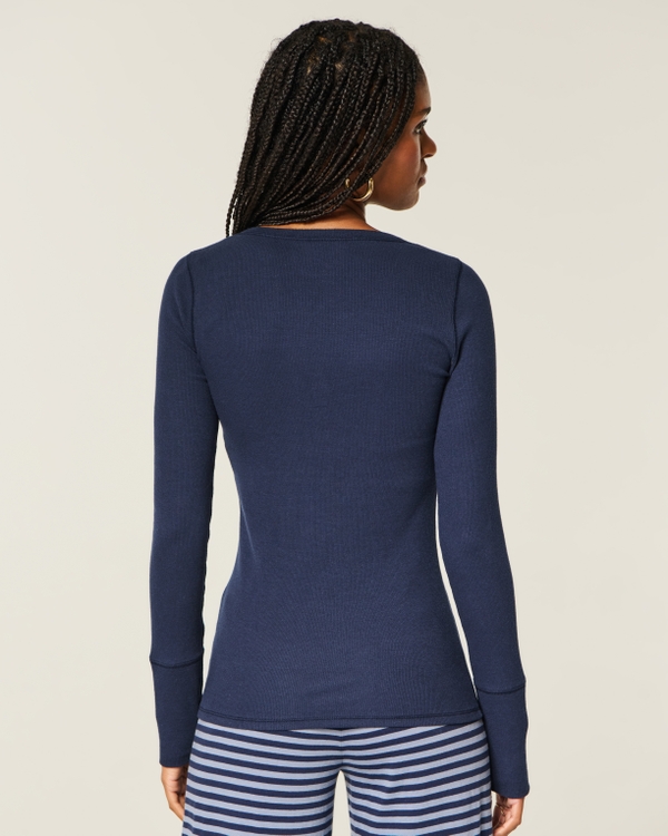 ウィメンズ グラフィックTシャツ | Hollister Co.