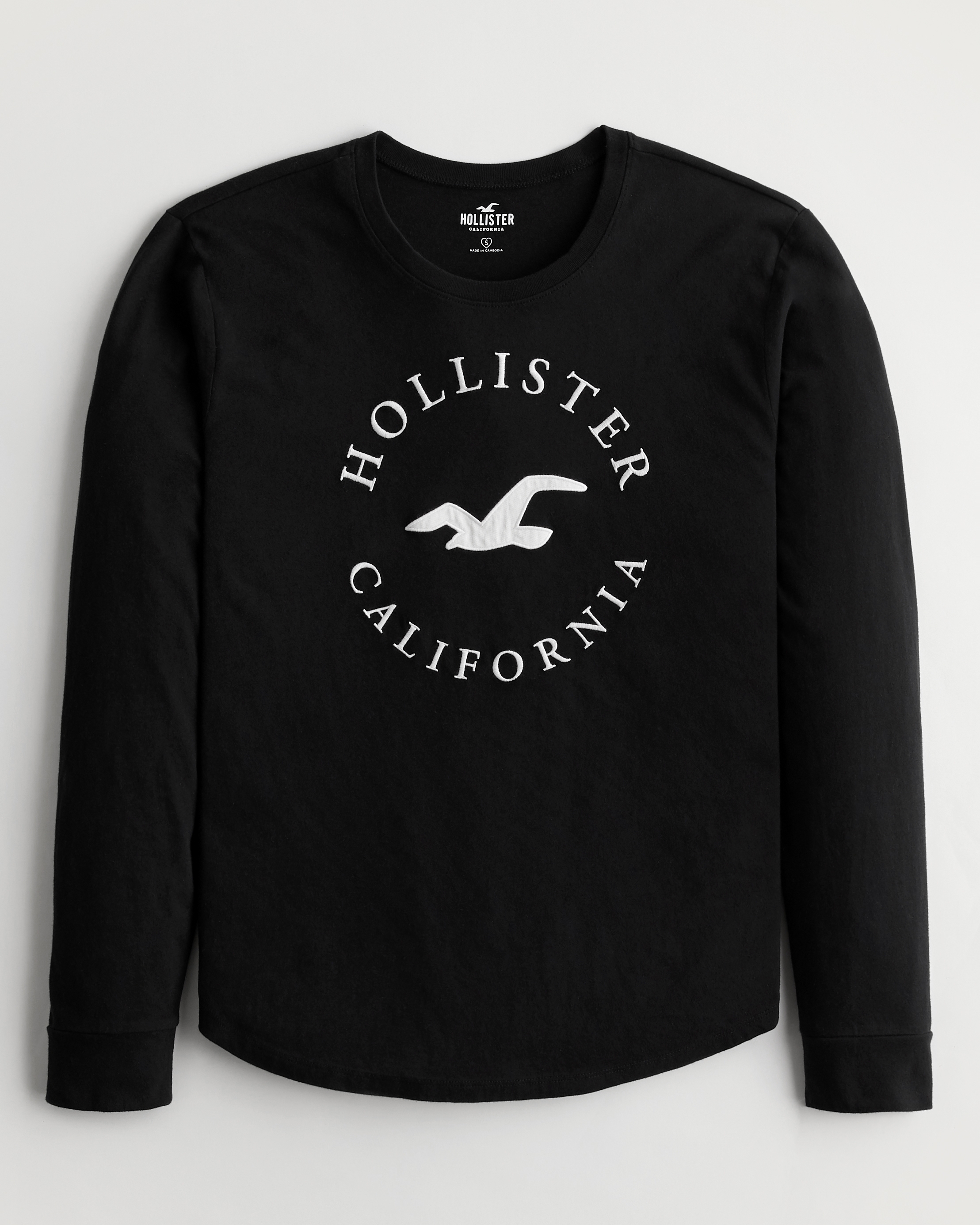 Hollister embroidered hotsell logo graphic tee