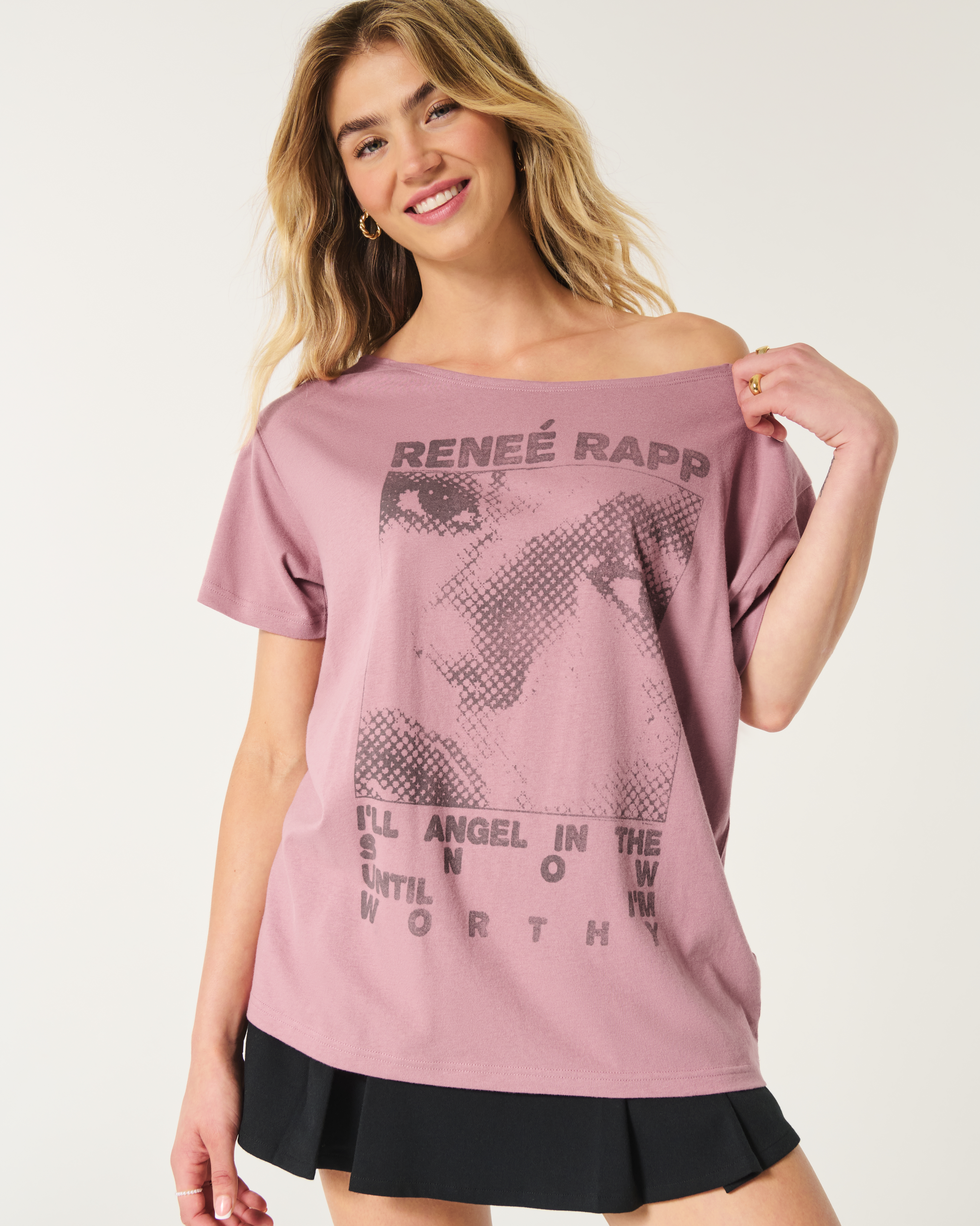 Oversized Off-the-Shoulder Reneé Rapp Graphic Tee