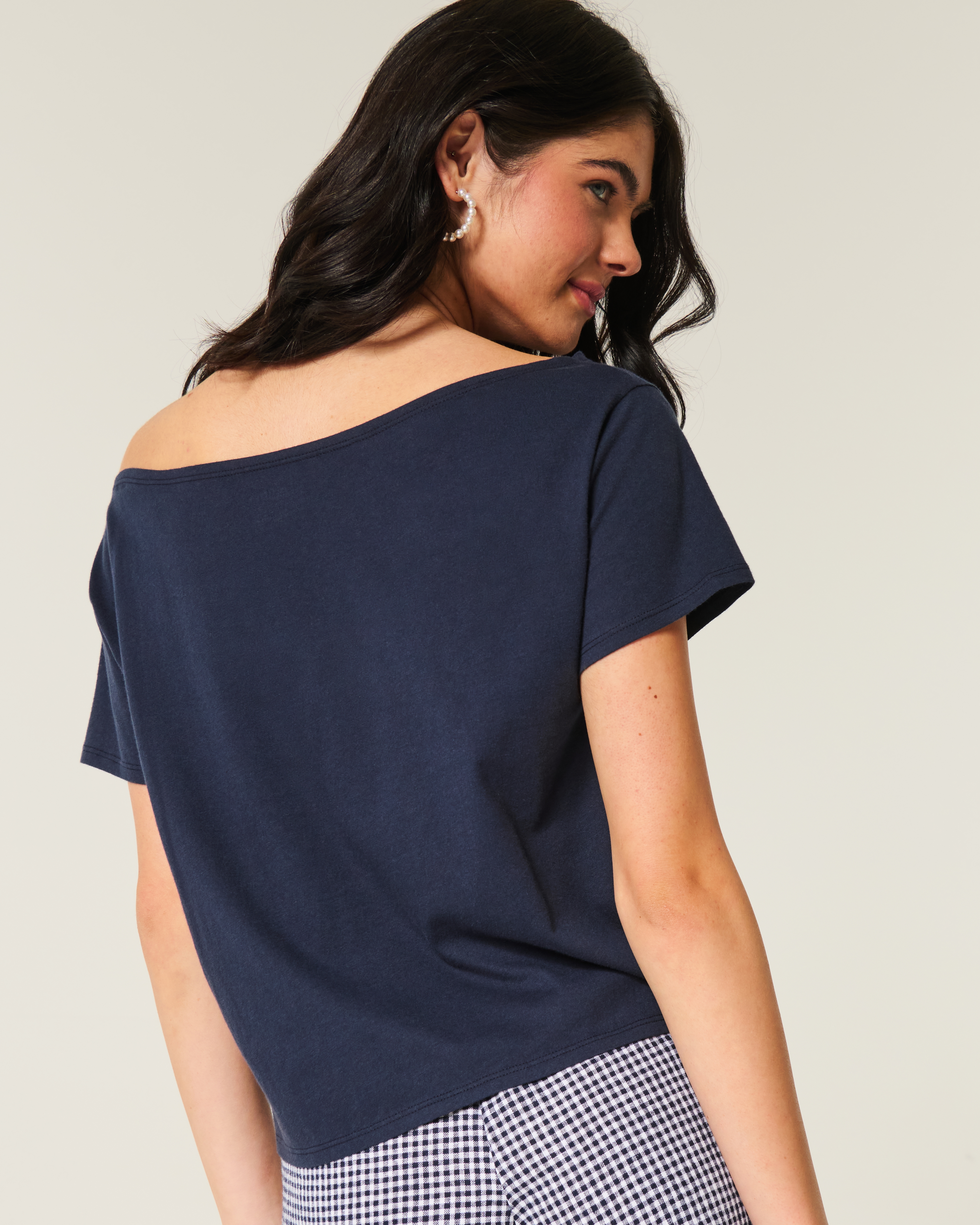 Easy Off-the-Shoulder Nantucket Graphic Tee
