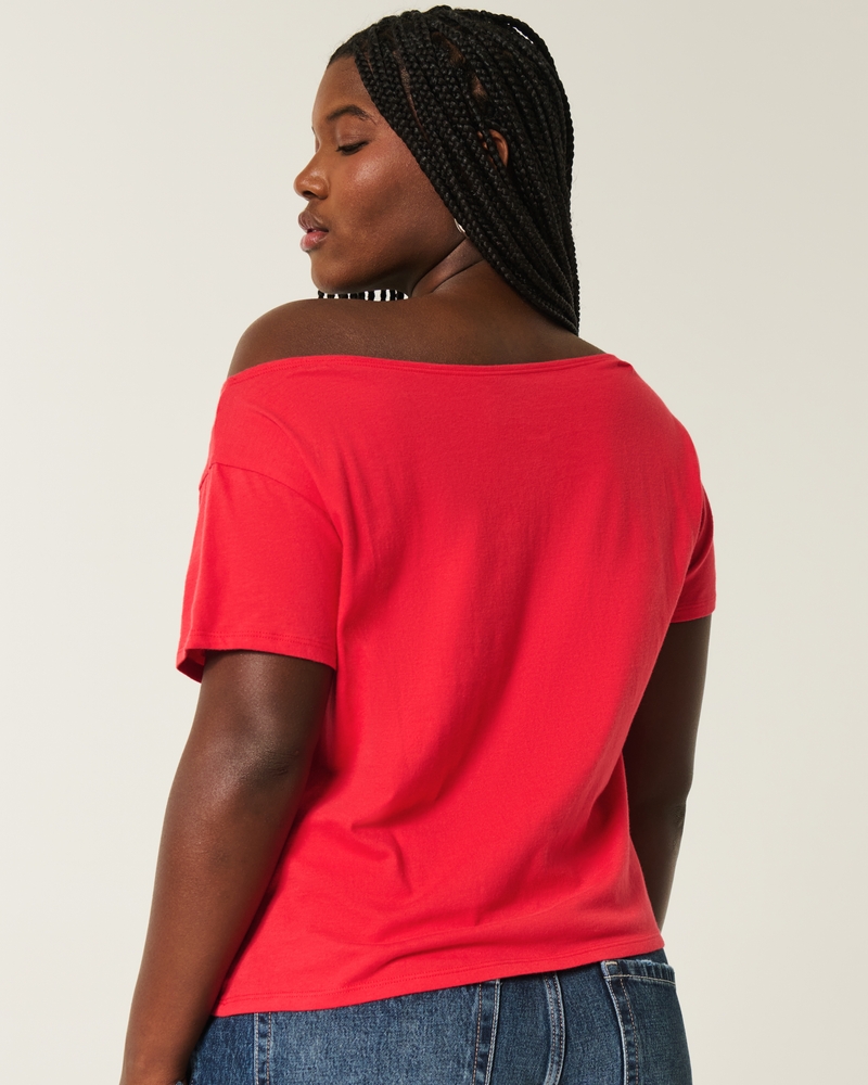 Easy Off-the-Shoulder Number Graphic Tee