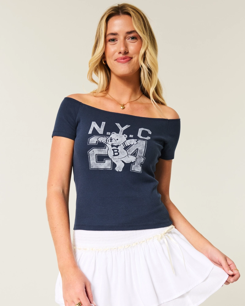 Oversized Off-the-Shoulder Chicago Graphic Tee
