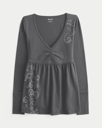 Women's Long-Sleeve Pinch Bust Graphic Babydoll Top | Women's Tops | HollisterCo.com