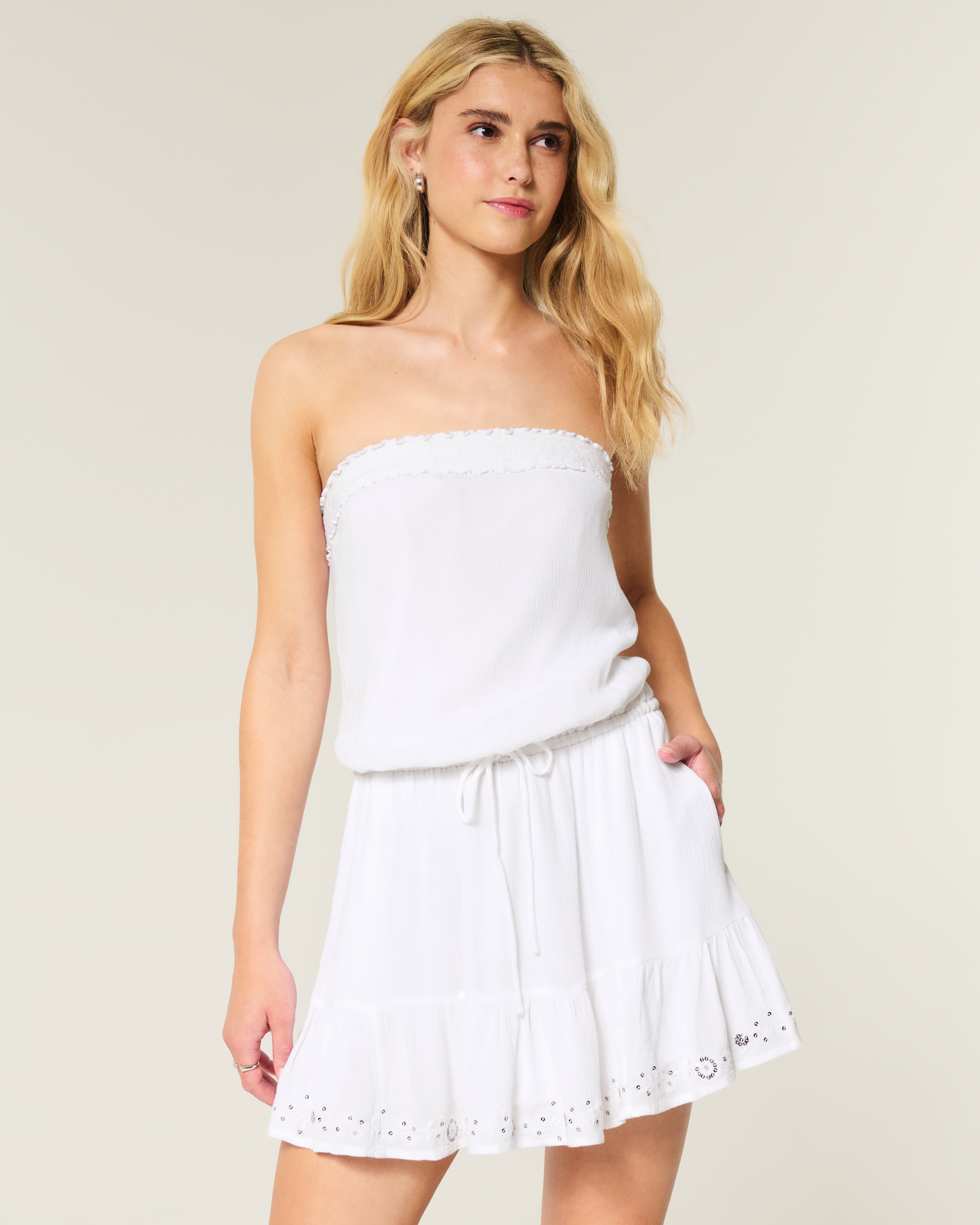 Anthropologie メイヴ ストラップレス タイフロント ミニドレス LoveShackFancy - ヴァイリア アイレット ストラップレス ミニ