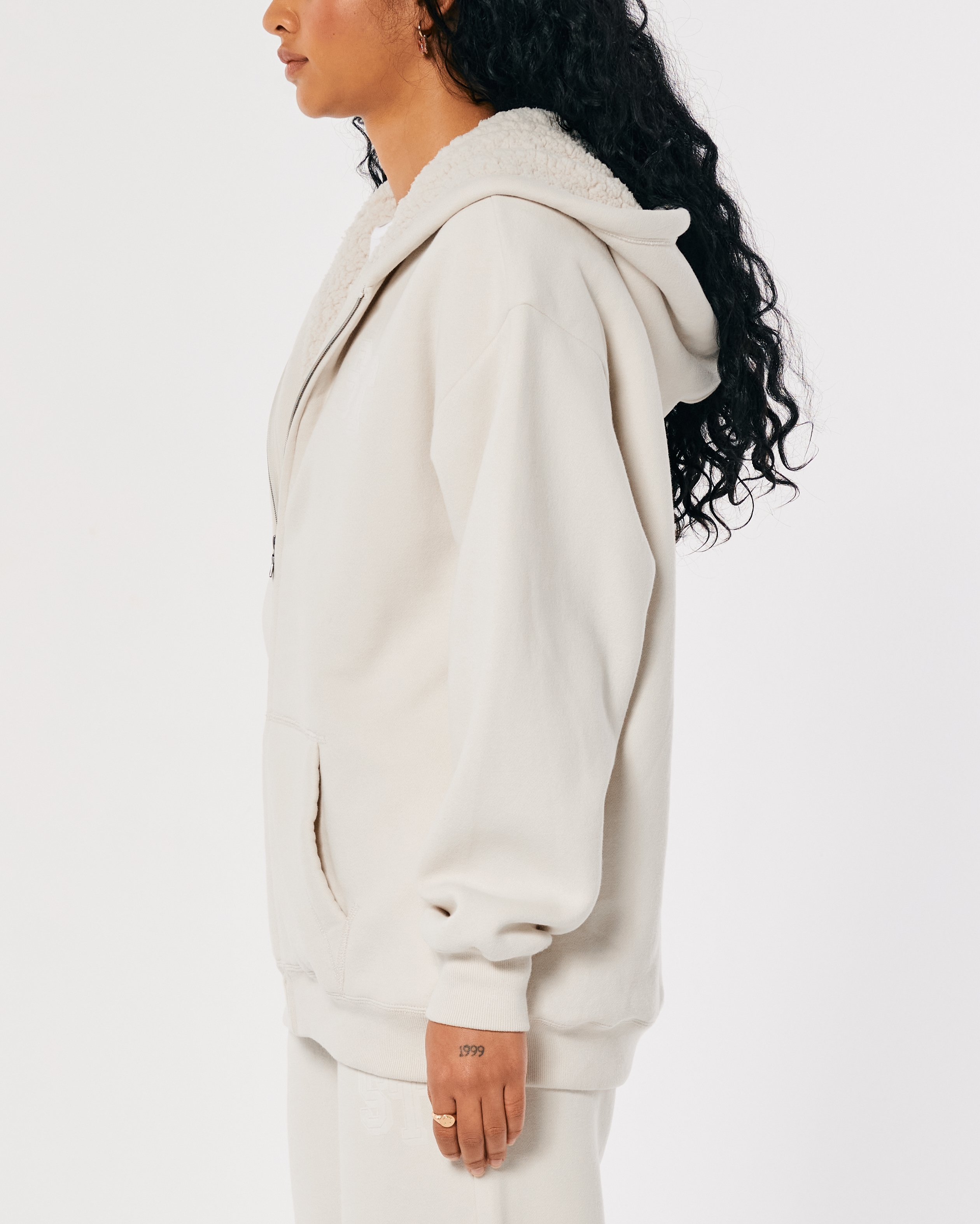 Hollister oversized 2025 sherpa hoodie