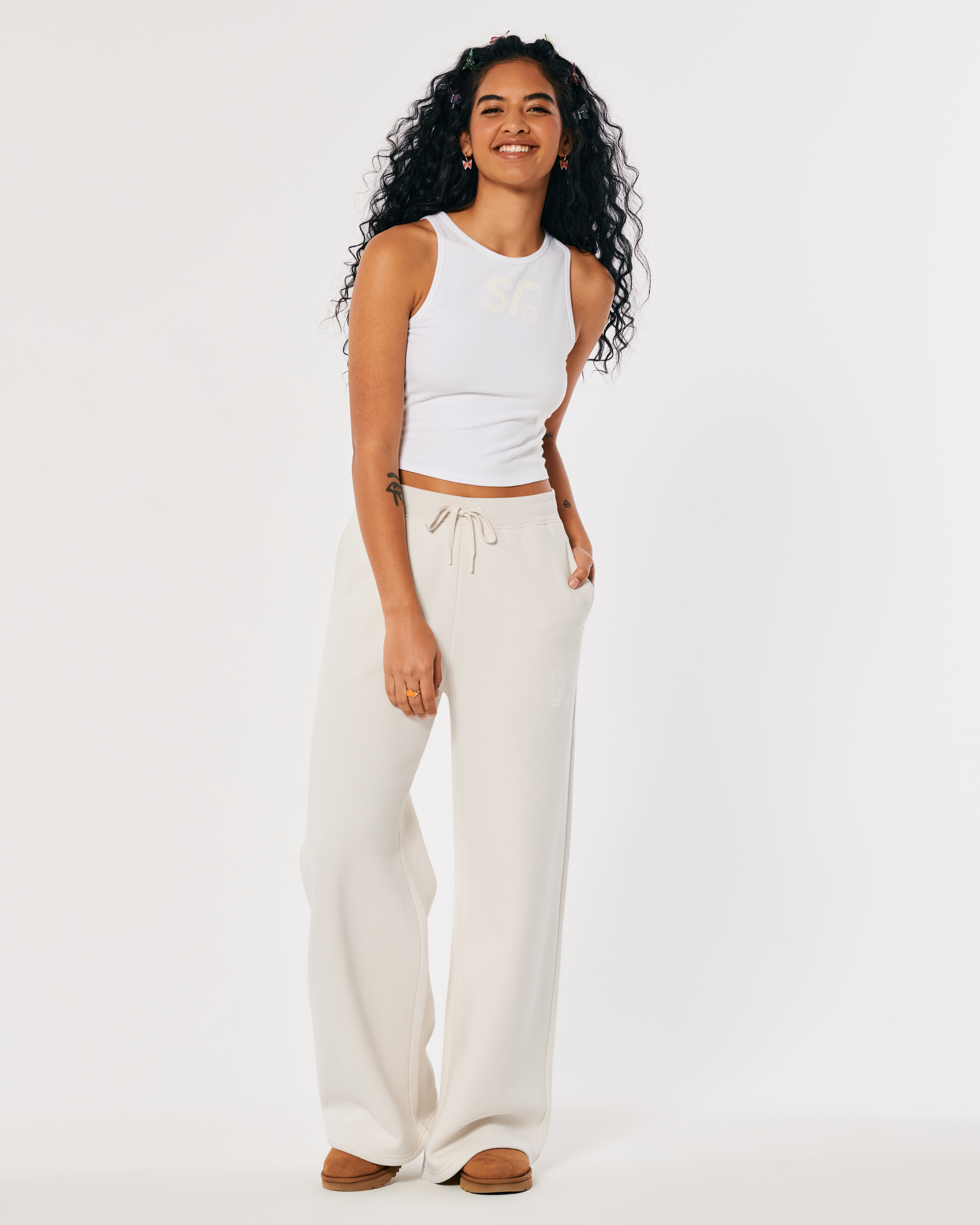 https://img.hollisterco.com/is/image/anf/KIC_365-2538-0038-101_model1