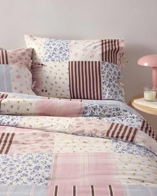 Hollister x Target Percale Patchwork Comforter Set, Pink Patchwork view 1