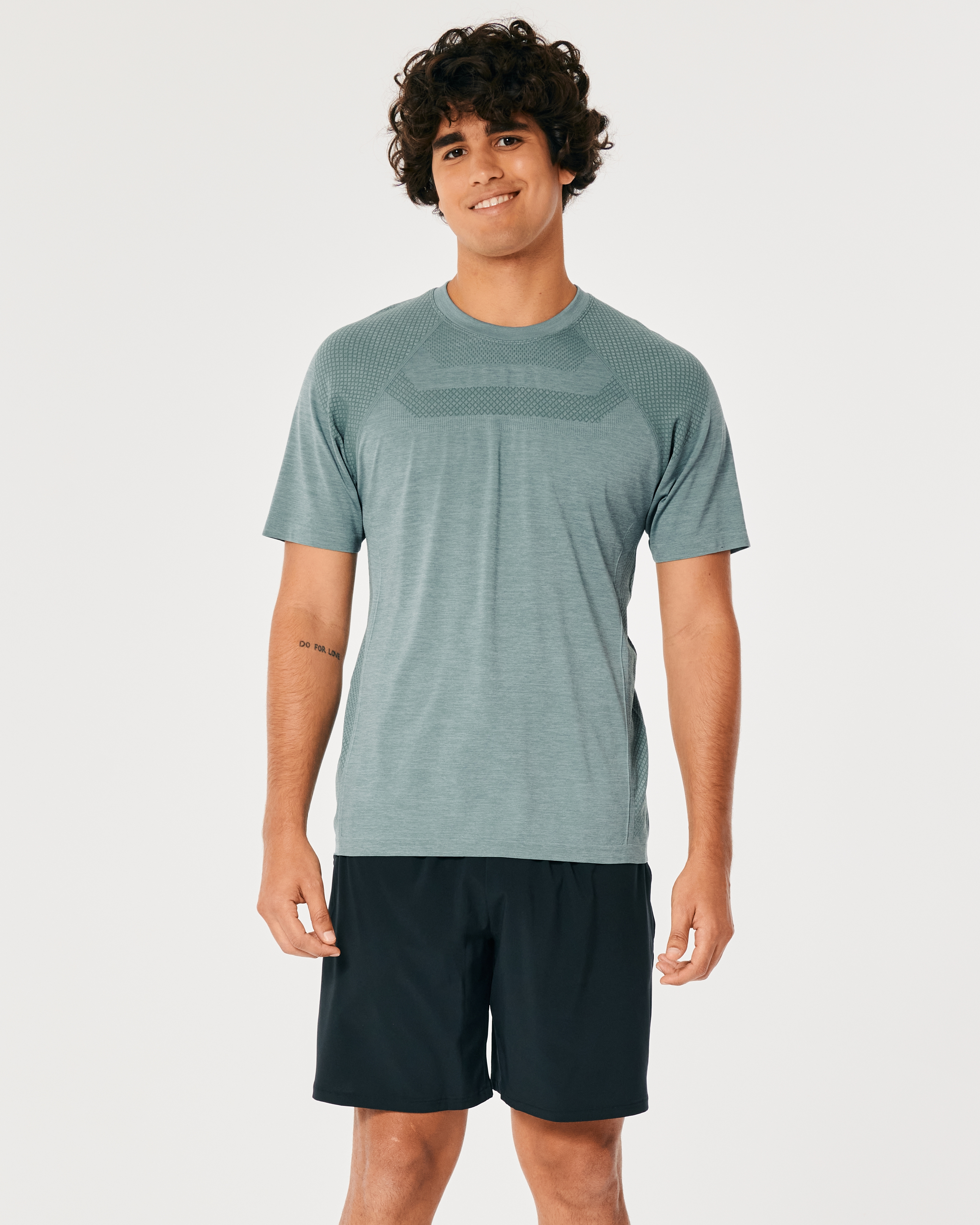 Hollister Gilly Hicks Active Seamless T-Shirt | Liberty Center