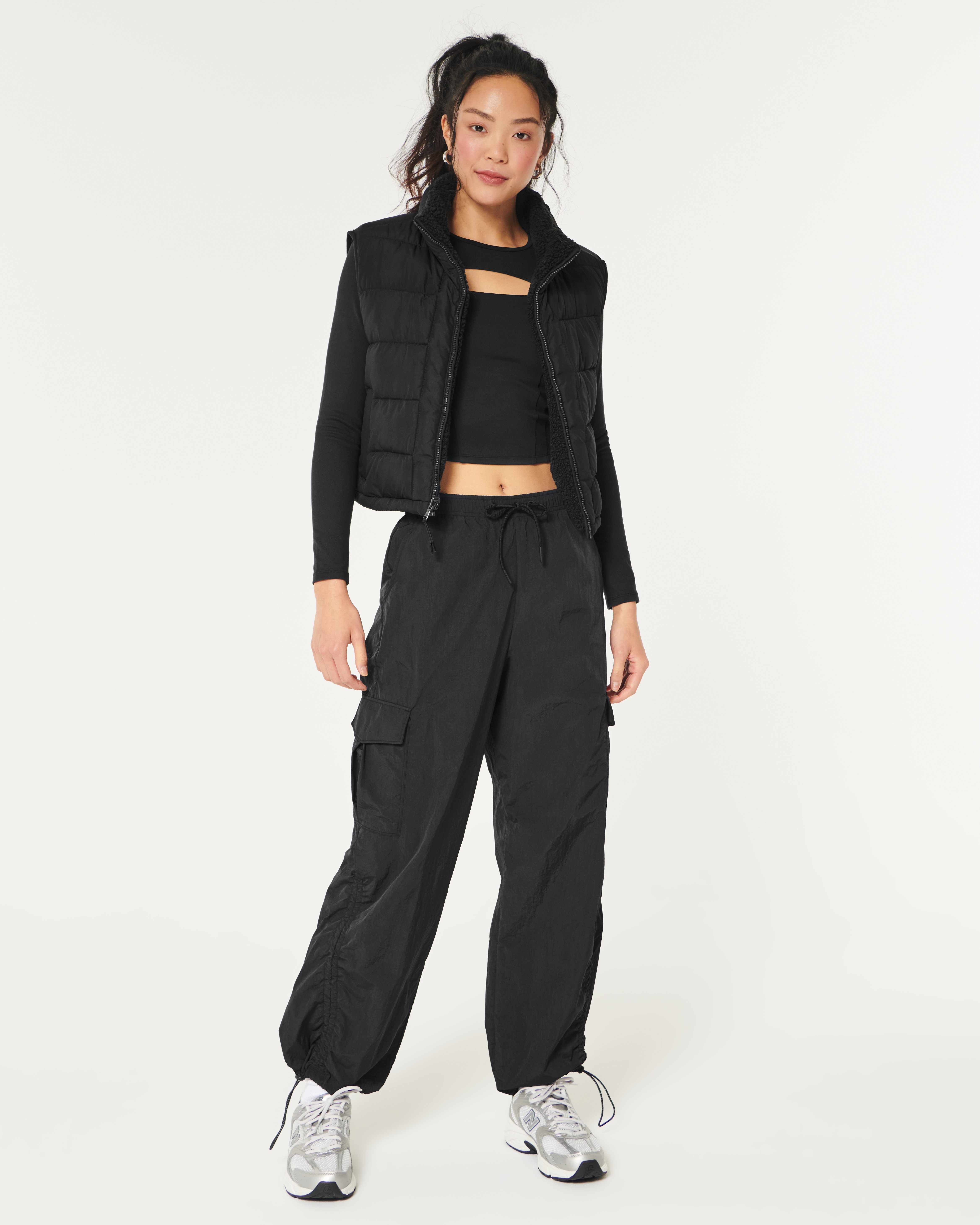 Hollister Gilly Hicks Fleece-lined Cargo Pants in Black