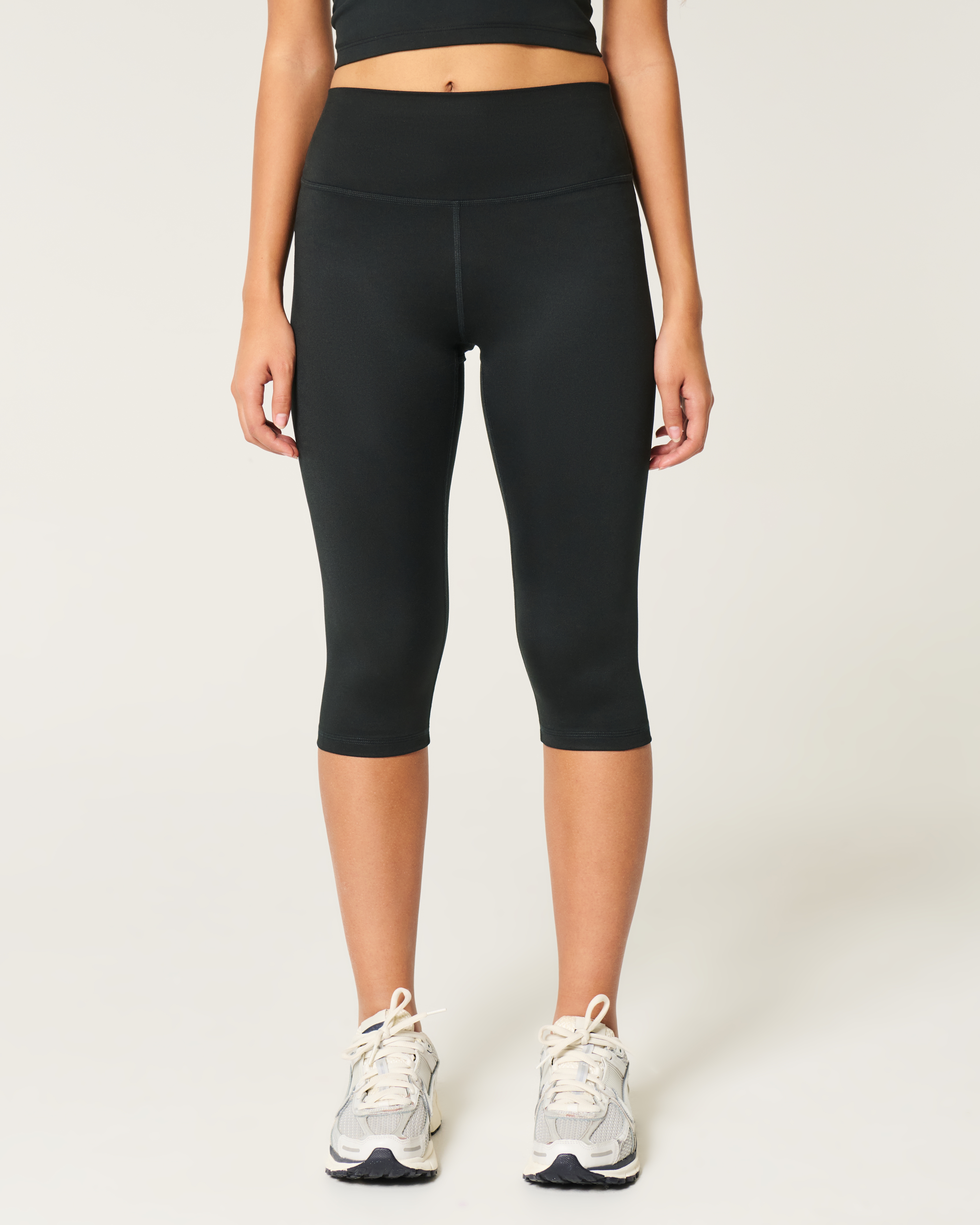 Gilly Hicks Active Recharge Capri Pants