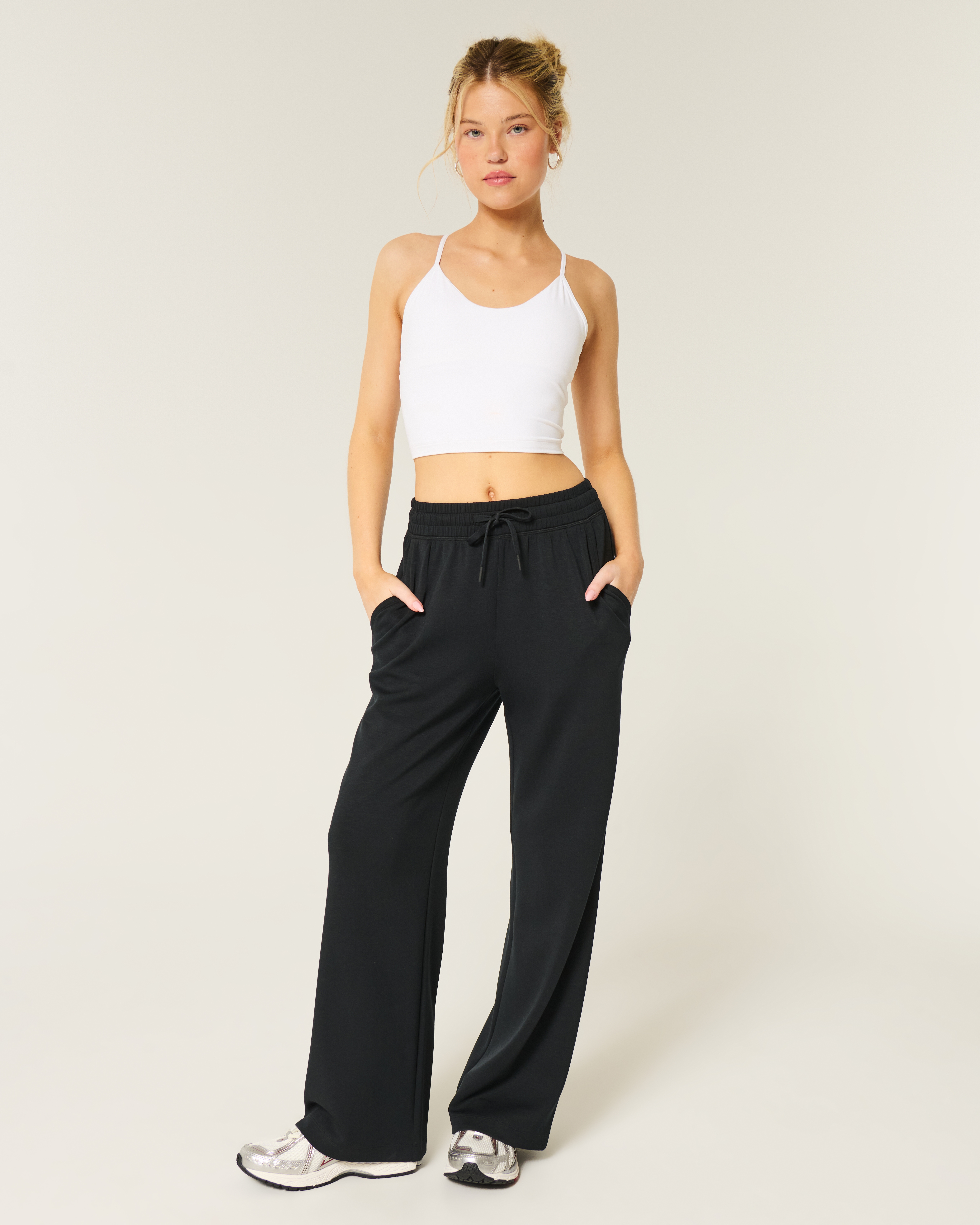Hollister Gilly Hicks Active Cooldown Baggy Pants | Liberty Center