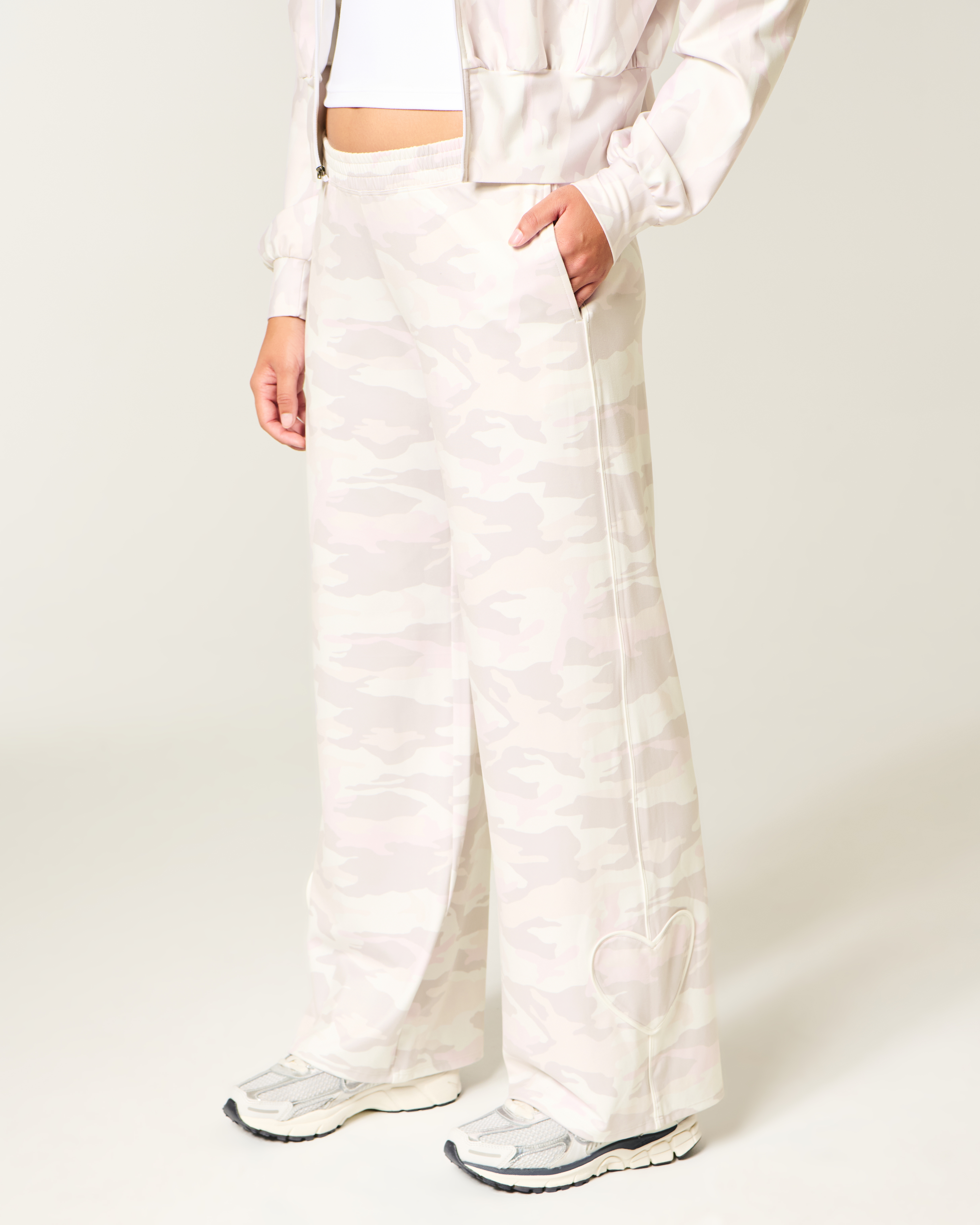 Gilly Hicks Active Recharge Heart-tipped Baggy Pants
