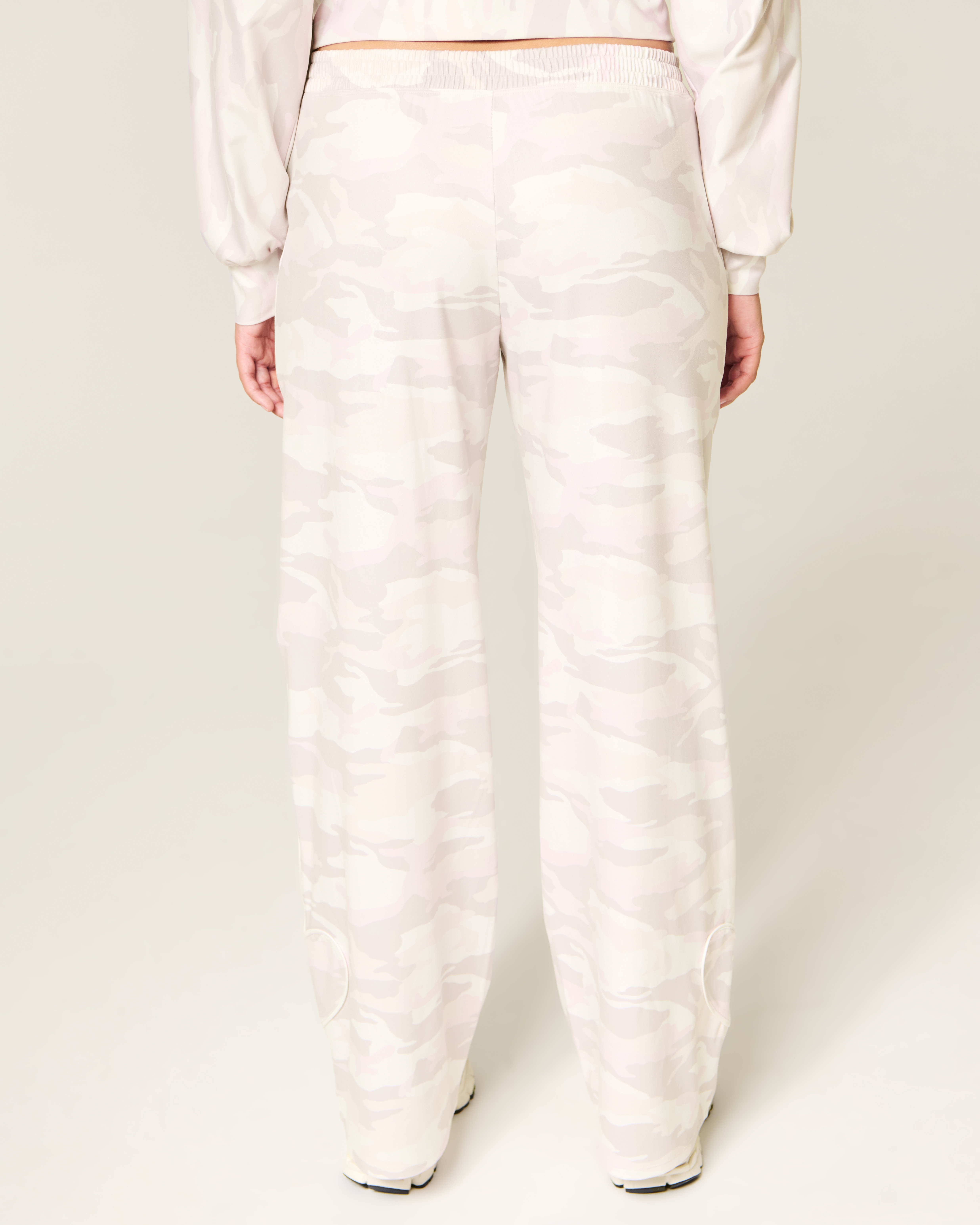 Gilly Hicks Active Recharge Heart-tipped Baggy Pants