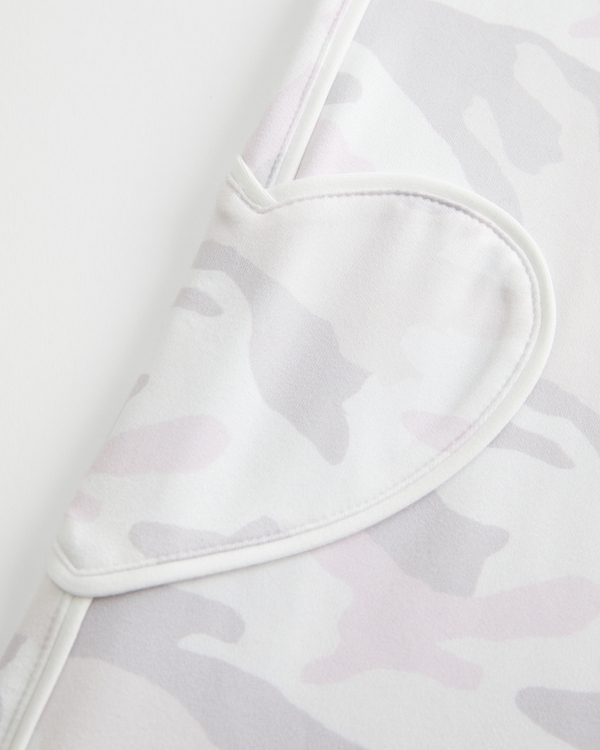 Gilly Hicks Active Recharge Heart-Tipped Baggy Pants