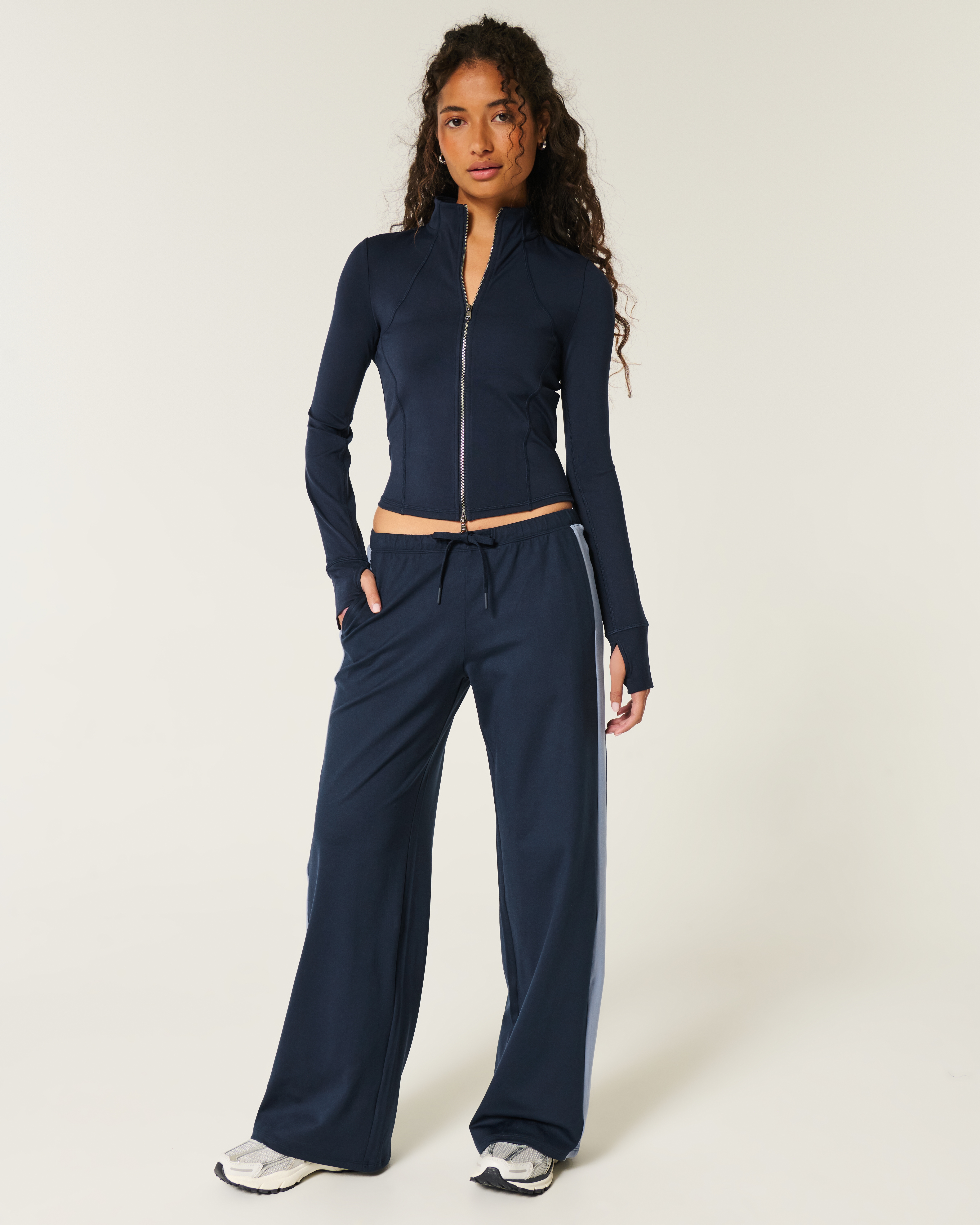 Gilly Hicks Active Recharge Low-Rise Ultra-Baggy Pants