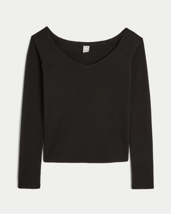 Women's Gilly Hicks Wide V-Neck Top | Women's Tops | HollisterCo.com