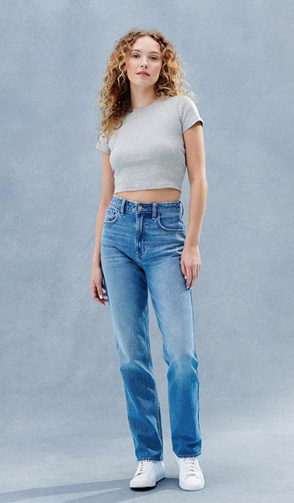 Hollister California Women's Vintage Stretch Ultra High-Rise Mom Jeans  HOW-50 (00 Regular, 6329-278) at  Women's Jeans store