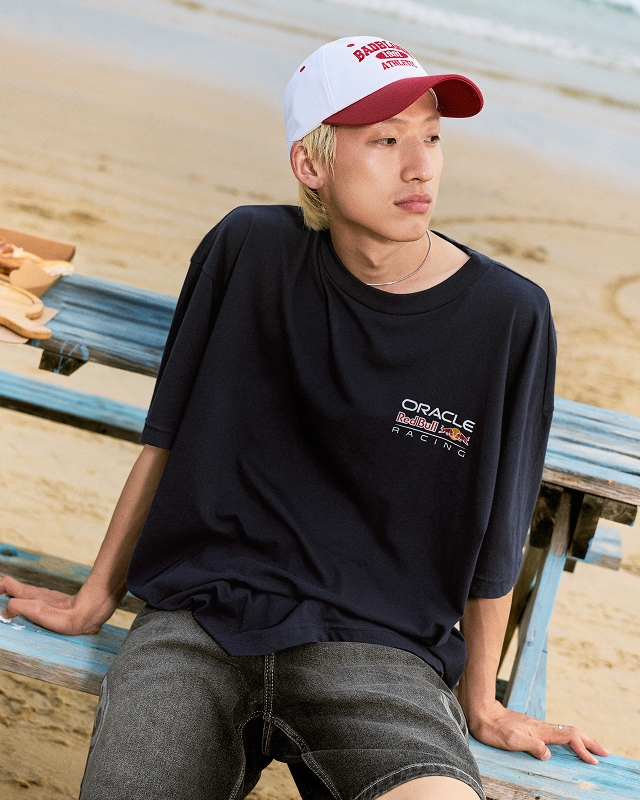 ウィメンズ & メンズファッション | ティーンファッション | Hollister Co.